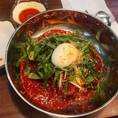 춘천식 비빔 메밀 막국수 (계란·깻잎)