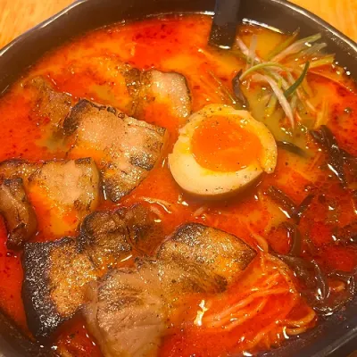호양 차슈 매운 라멘 (반숙 계란)