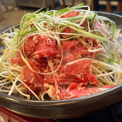 옛날 솥불판 차돌박이 숙주 불고기