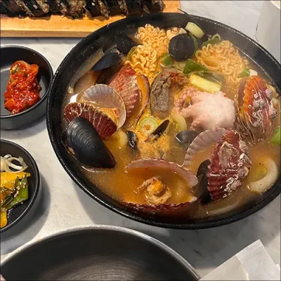 가리비·홍합 가득 해물 짬뽕 라면